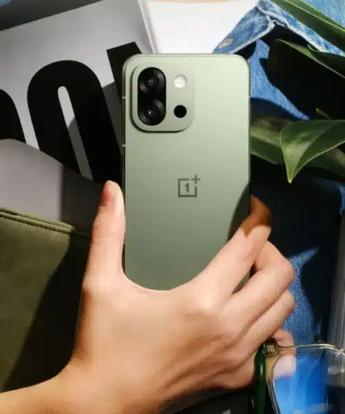 OnePlus 13, 13R ve 13s, Aralık 2025 güncellemesini almaya başladı