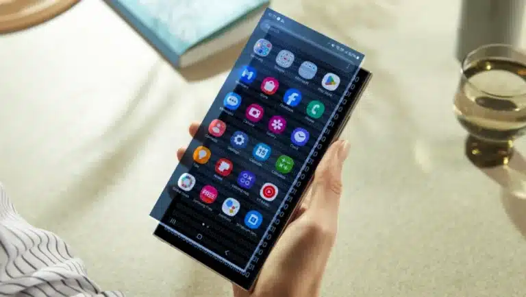 Samsung, şu ana kadar 50’den fazla Galaxy cihazı için Aralık 2025 güncellemesini güvence altına aldı