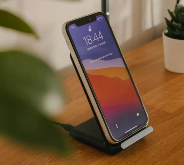 Kablosuz Şarj Neden Çalışmıyor? Hızlı ve Etkili Çözüm Rehberi Kablosuz Şarj Neden Çalışmıyor? Hızlı ve Etkili Çözüm Rehberi